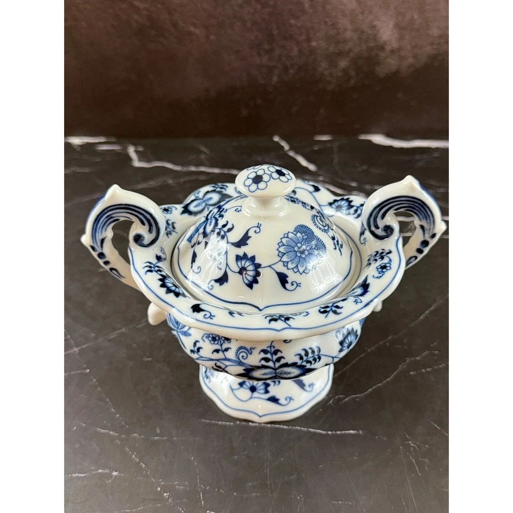 Blue Danube vtg blue